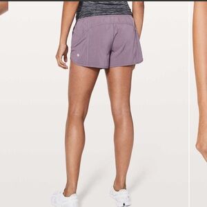 Lululemon tracker short smoked mulberry 4”